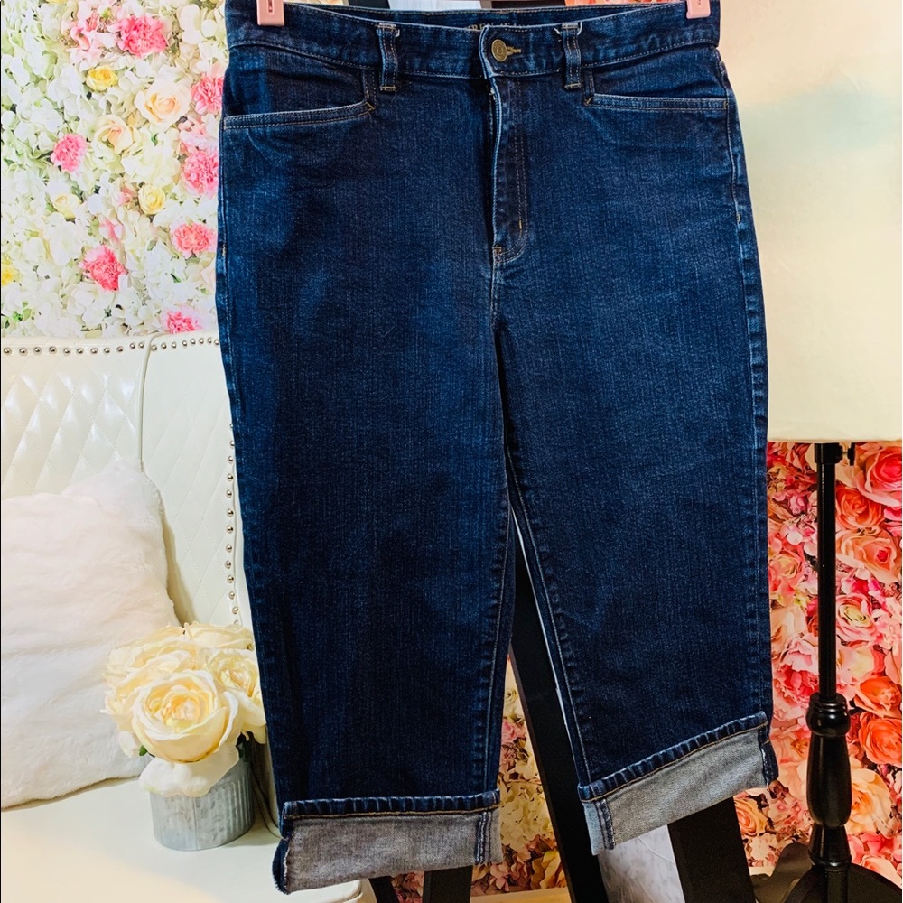 Cropped Ralph Lauren Denim capris. Size 8